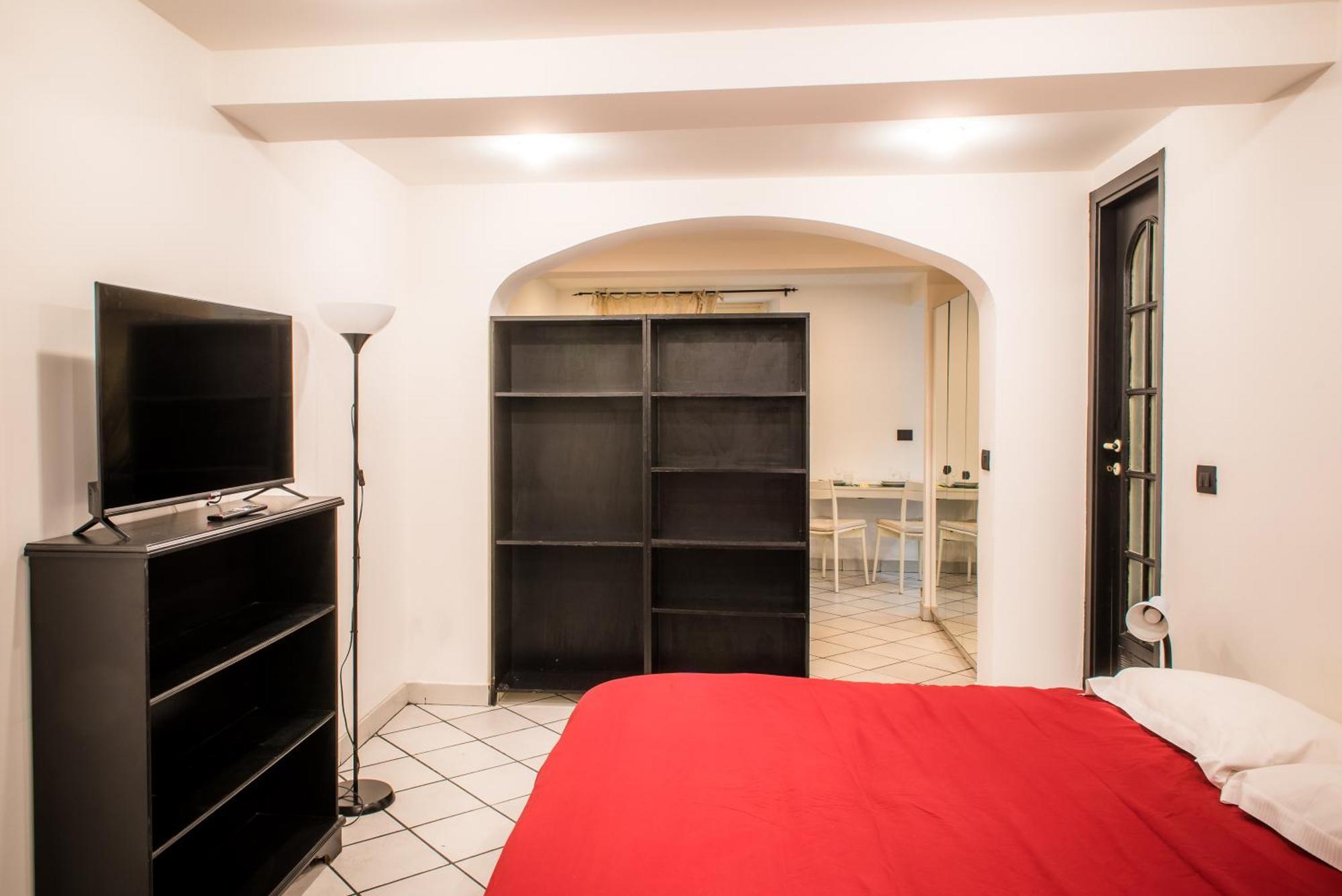 Free Parking - In Centro Storico A Genoa